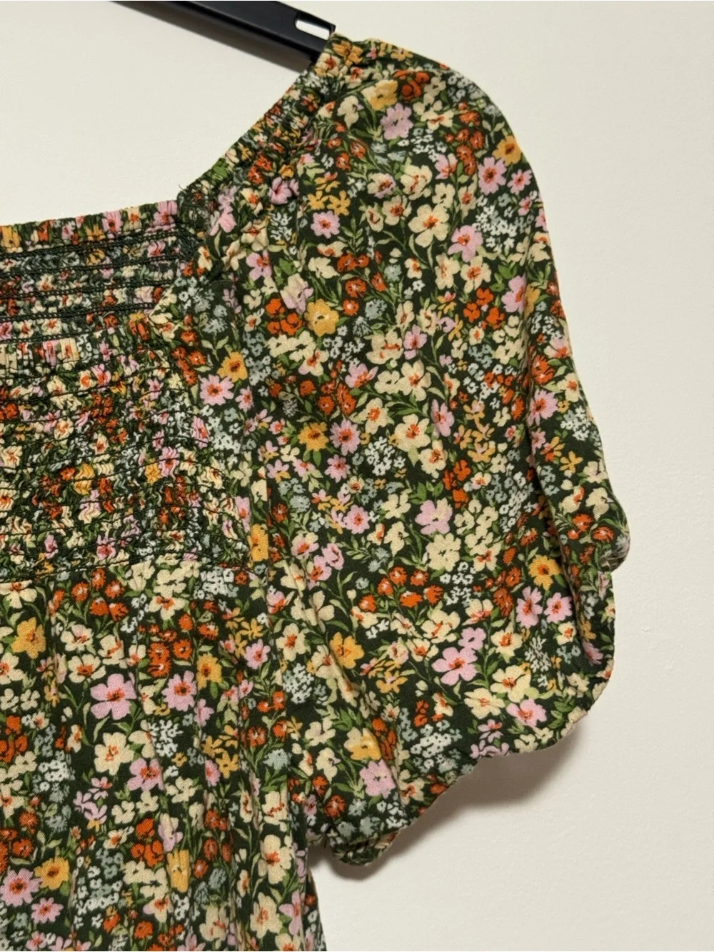 Old Navy Green Floral Print Square-Neck Smocked Blouse, Flutter Sleeve. SZ. M